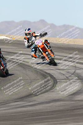 media/Dec-01-2025-Moto Forza (Mon) [[2daa91e15f]]/2-Intermediate Group/Session 2 (Turns 9 and 10)/